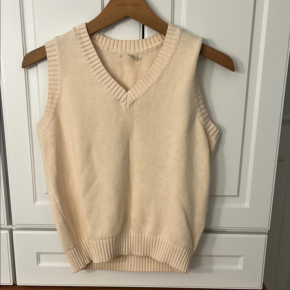 Cream Sleeveless Sweater Vest